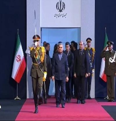 ادای احترام رهبر ملی ترکمنستان به پیکر رهبر شهید انقلاب